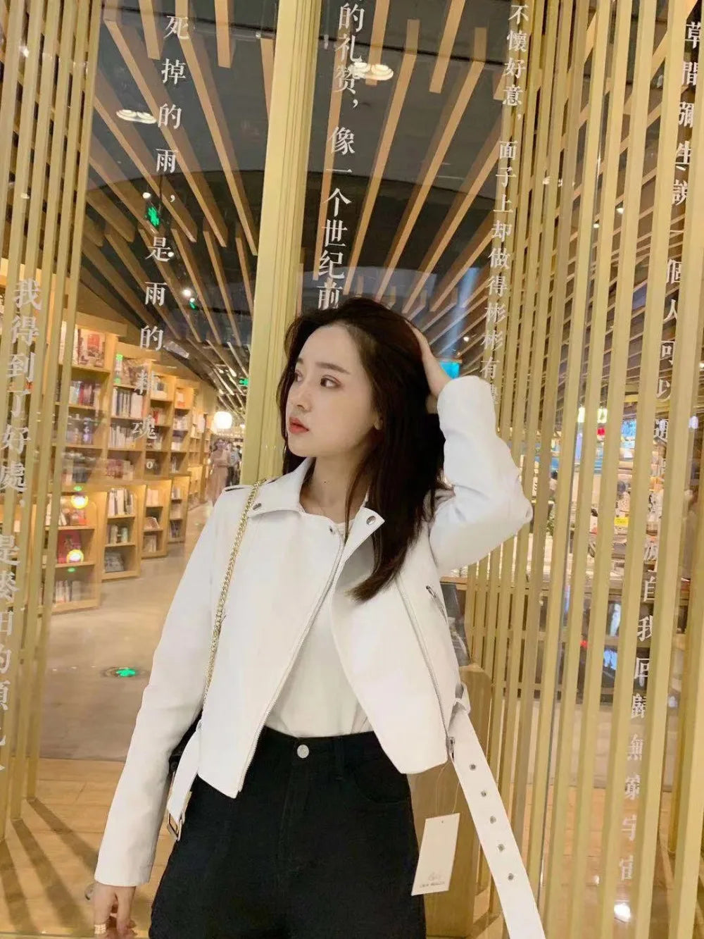 2025 New Women Autumn Winter Faux Soft Leather Jackets Lady White Red Black Green PU Zippers Motorcycle Street Coats with Belt